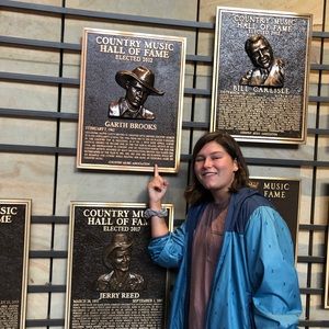 Meet your Posher, Jenna